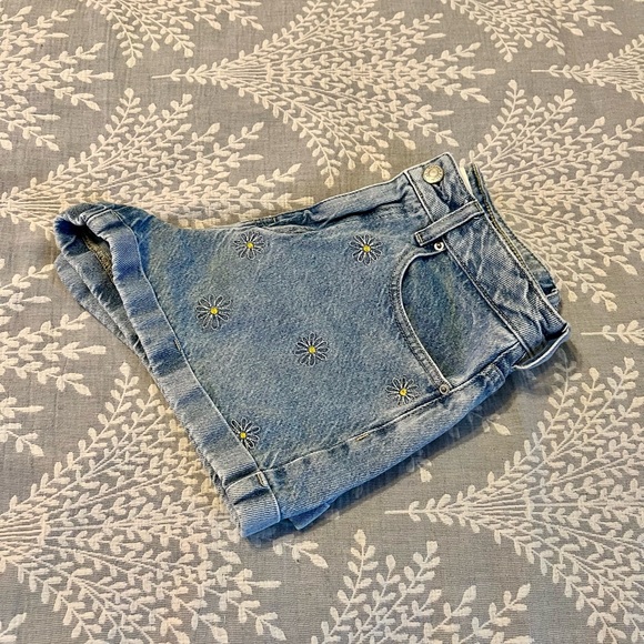 PacSun Daisy Denim Mom Shorts size 25 - Picture 8 of 9